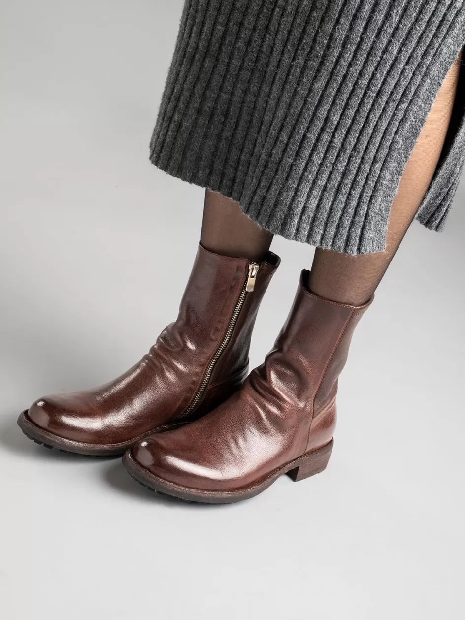 legrand_203__black_leather_ankle_boots_106190.webp Officine Creative Boots & Booties>LEGRAND 203 - Leather Ankle Boots BLACK