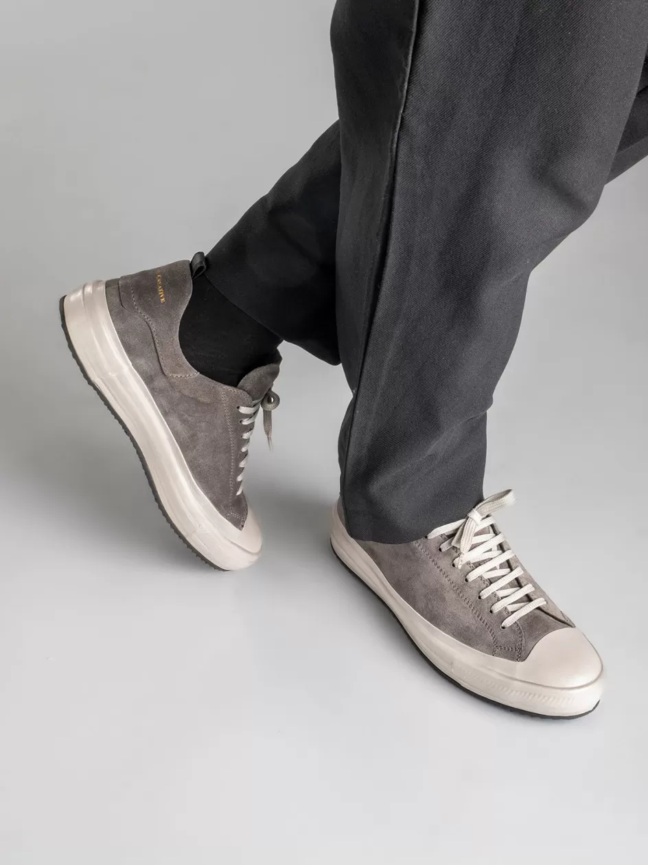 mes_009__grey_suede_sneakers_100512.webp Officine Creative Sneakers>MES 009 - Grey Suede Sneakers SHADOW